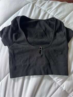 aerie Black Ribbed Scoop Crop Top with Center Ring